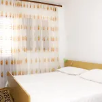 Διαμέρισμα Family Friendly Seaside Vlasici, Pag - 4131 *