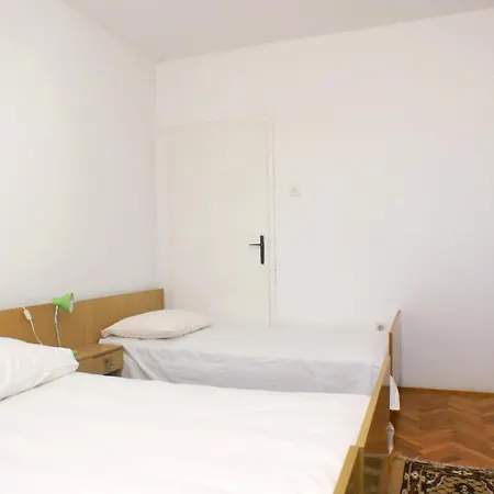 Family Friendly Seaside Vlasici, Pag - 4131 Apartman