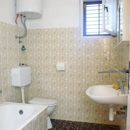 Family Friendly Seaside Vlasici, Pag - 4131 Vlašići