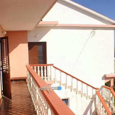 Apartment Family Friendly Seaside Vlasici, Pag - 4131 *