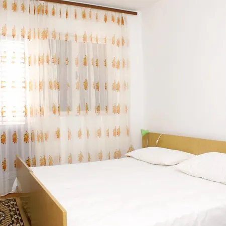 Apartment Family Friendly Seaside Vlasici, Pag - 4131 *